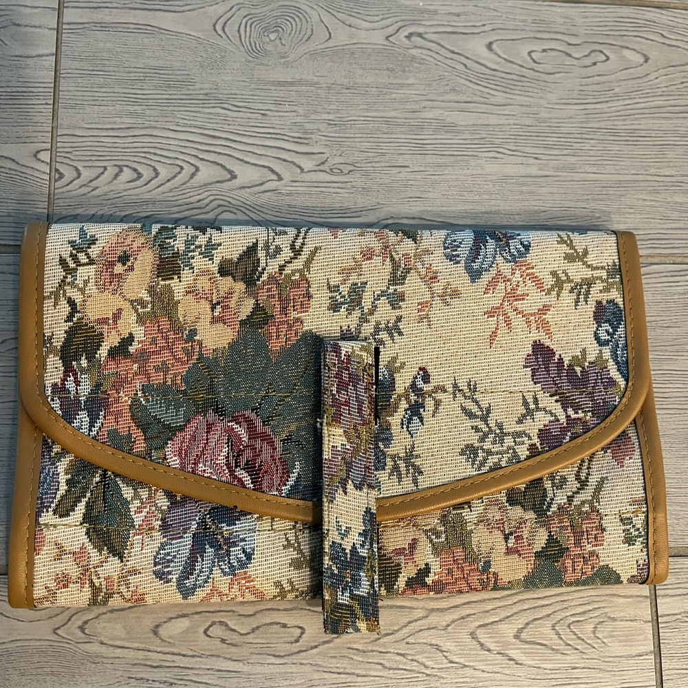 Vintage Floral Tapestry and Leather Travel Cosmetic Case